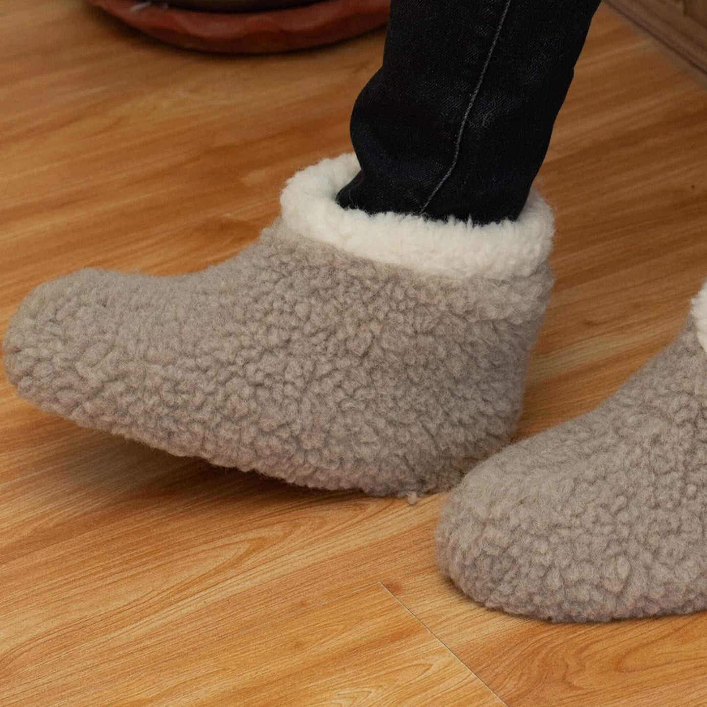 Sherpa Woollen Boots - Inside White / Outside - Taupe