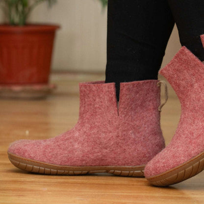 Wool Outdoor low boots with rubber sole