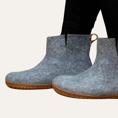 Wool Outdoor low boots with rubber sole