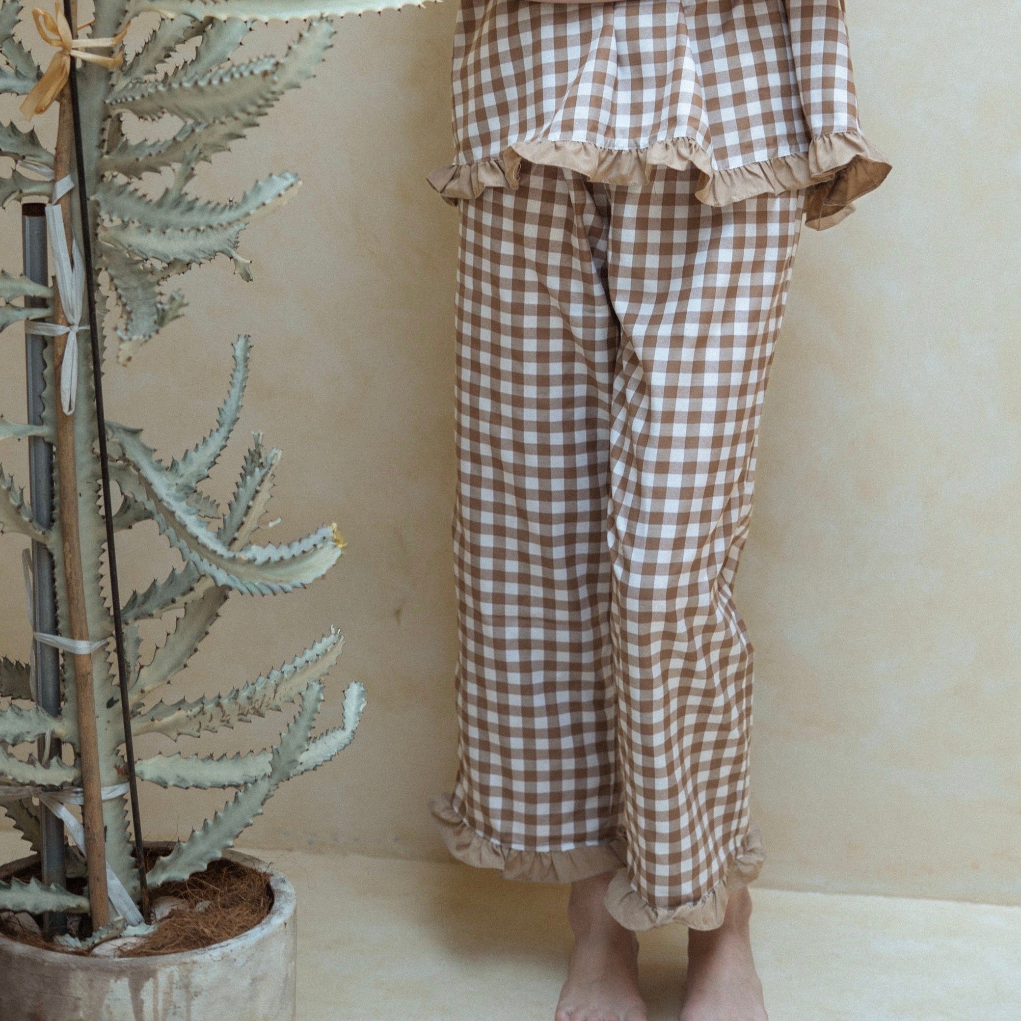 Carmen Gingham Frill Long Set - Mocha