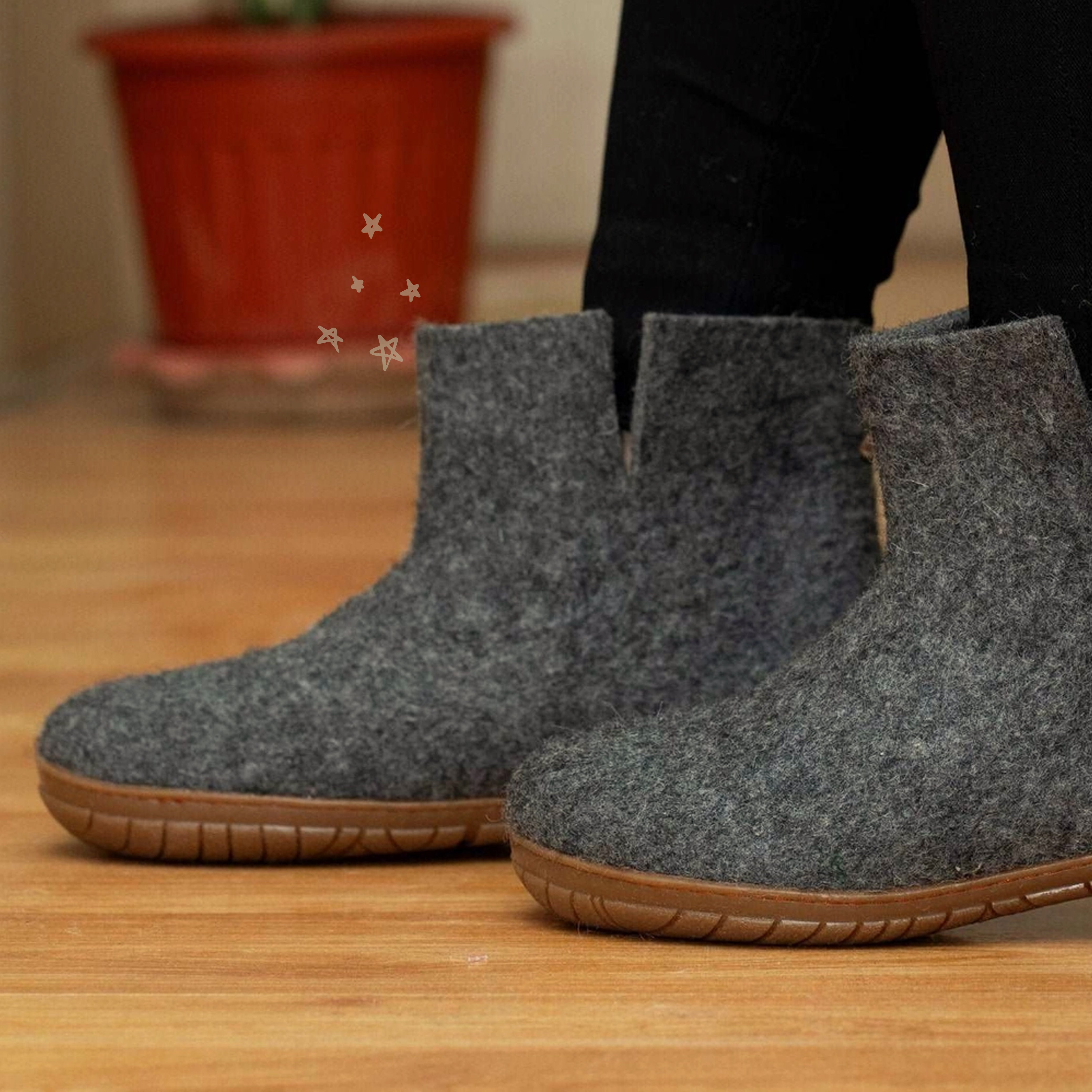Wool Outdoor Low Boots with Rubber Sole - Charcoal